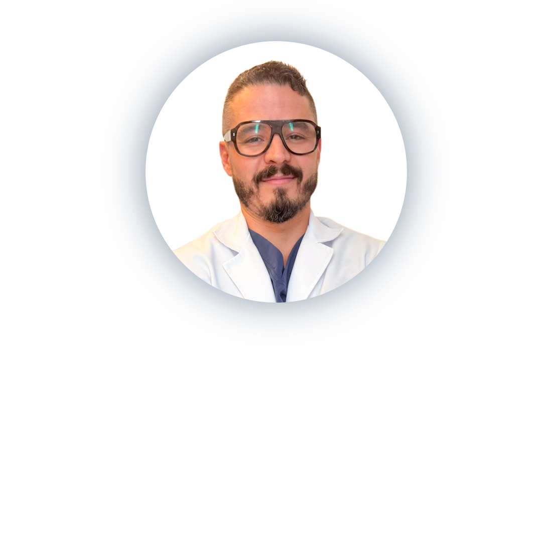 Dr. Roberto González.